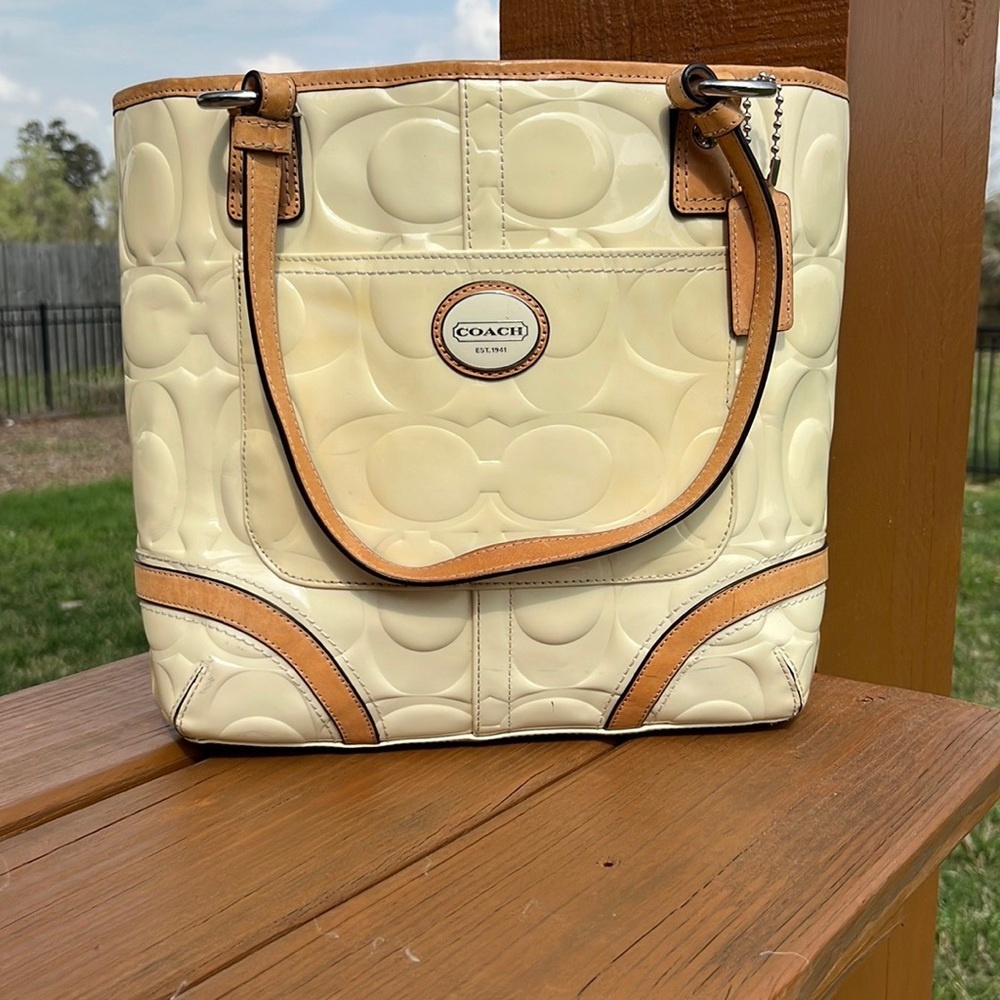 Coach Peyton Embossed Cream Patent Leather Medium Tote